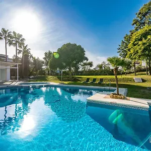 https://sierra-park-18-newly-renovated-apartments-with-pool-gym.es-andalucia.com